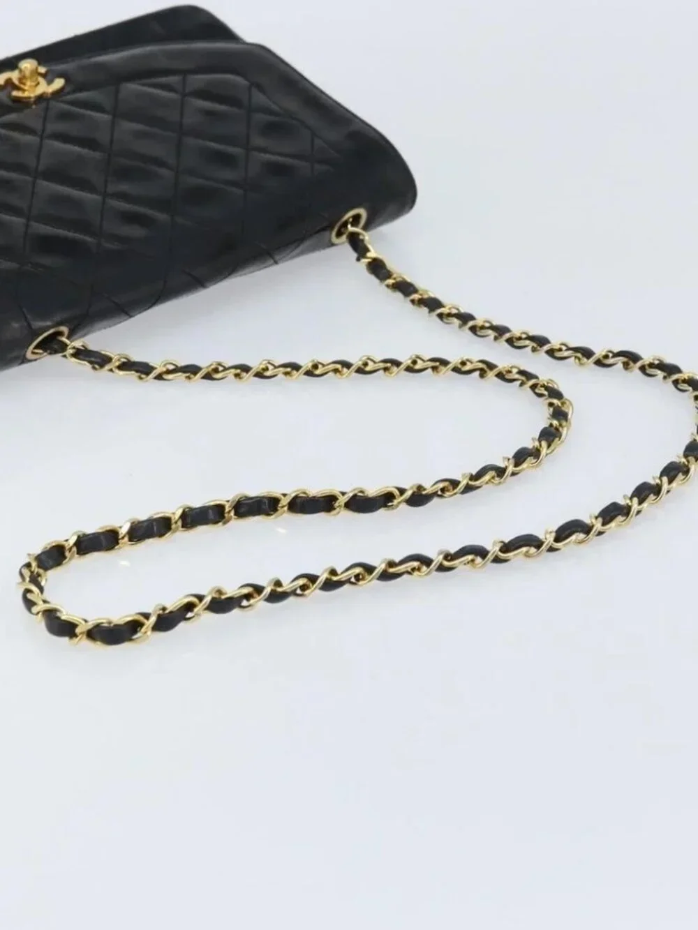 CHANEL Diana 25 Matelasse Chain Bag Patent Leather Black Gold CC Auth bs34314